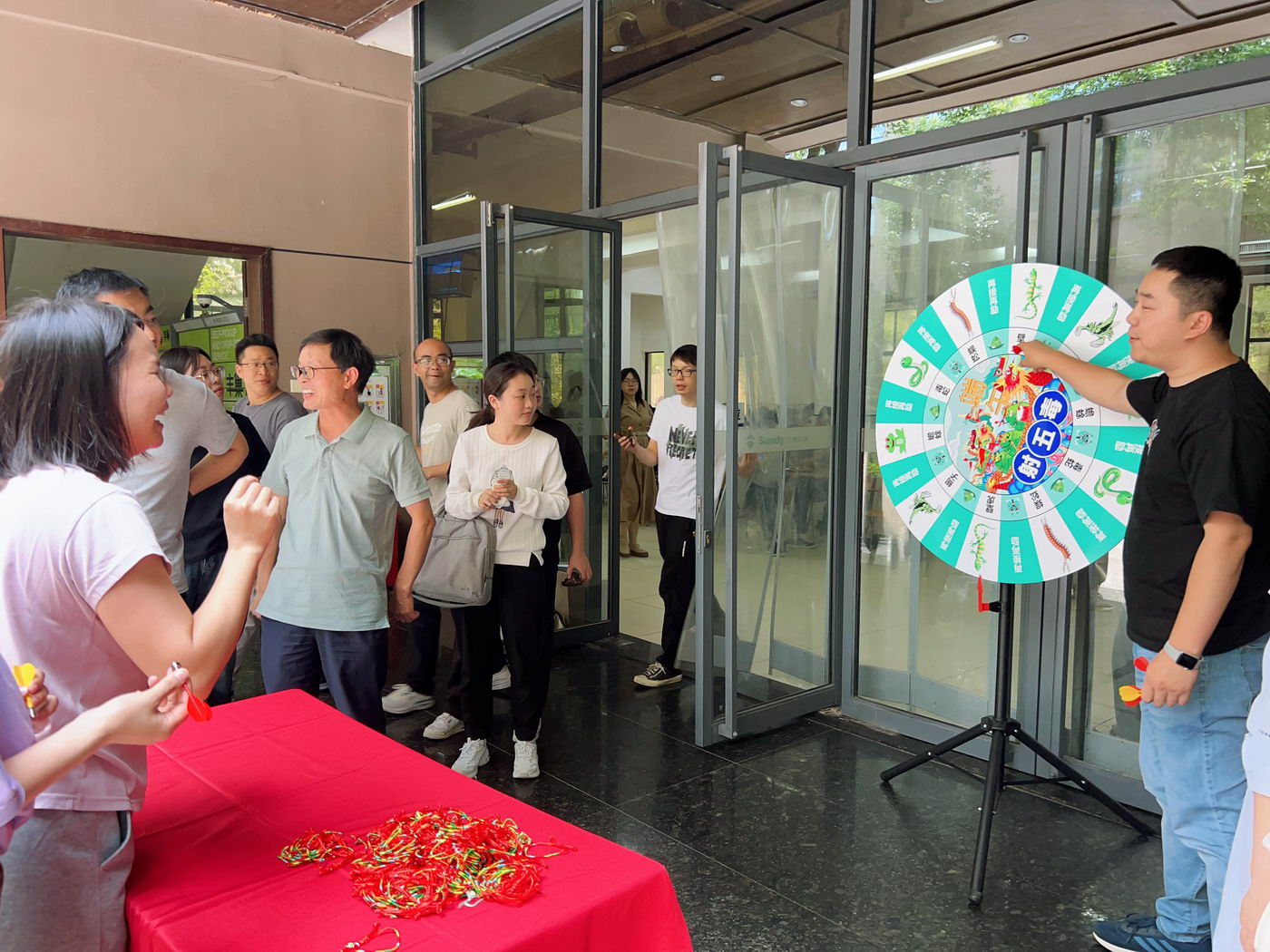 端午飛鏢大挑戰(zhàn)！靶盤上的五毒大作戰(zhàn)，太燃了！